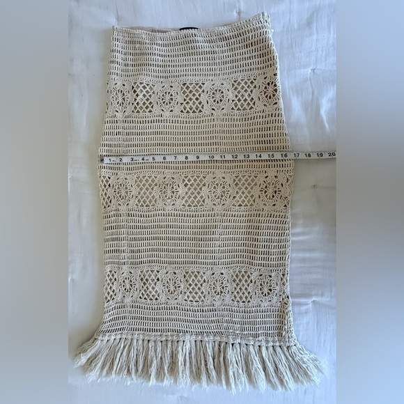 Bloomingdale’s AQUA 2 Piece Set Crochet Lace Top & Skirt Cream Outfit S/M - Picture 8 of 16